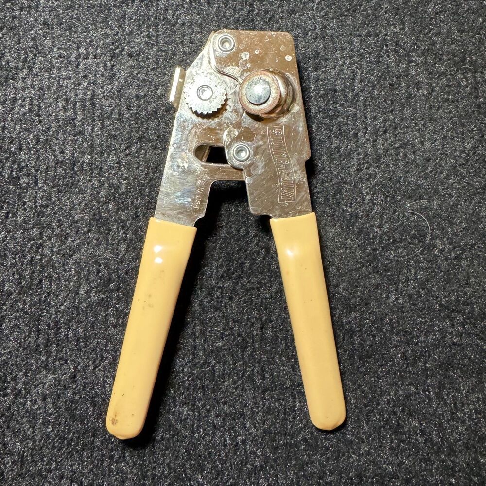 Vintage Swing-A-Way Manual Can Opener Made In USA Yellow Cream Handle Working
